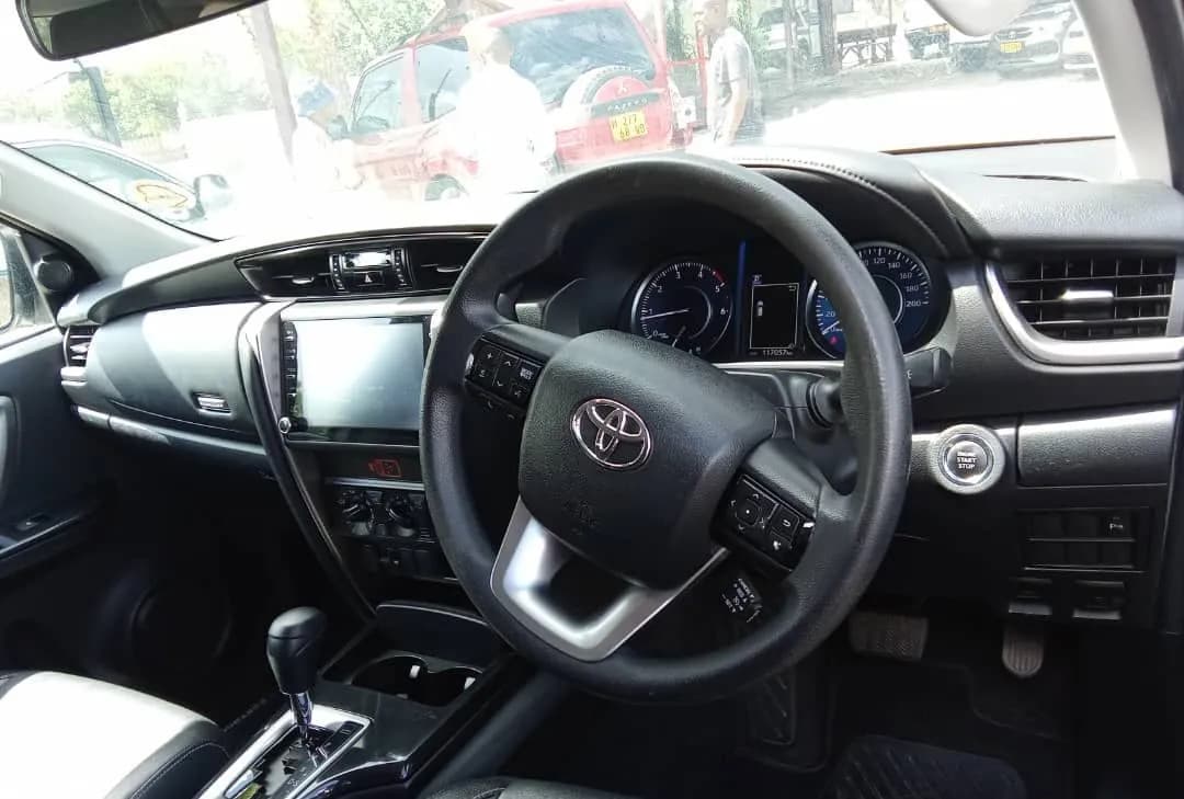 Toyota Fortuner 2.4GD-6 RB A/T