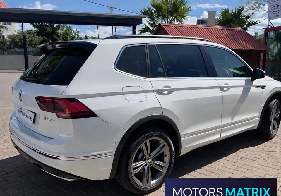 Volkswagen Tiguan 1.4 TSI R/LINE ALLSPACE
