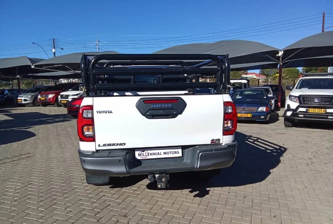 Toyota Hilux 2.8 GD-6 RB LEGEND 4X4