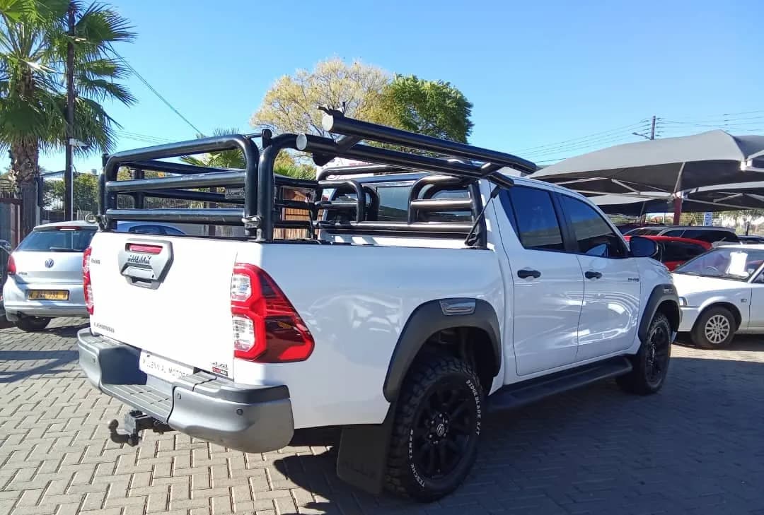 Toyota Hilux 2.8 GD-6 RB LEGEND 4X4
