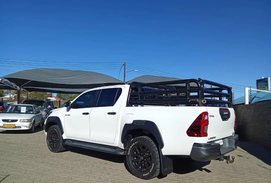 Toyota Hilux 2.8 GD-6 RB LEGEND 4X4
